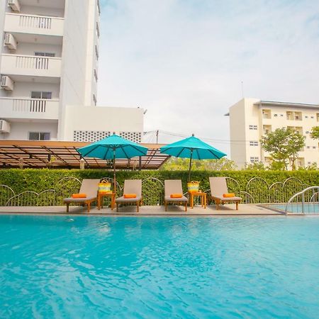 Hotel Recenta Phuket Suanluang Exterior foto