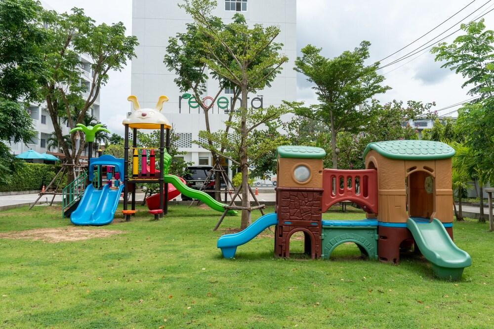 Hotel Recenta Phuket Suanluang Exterior foto