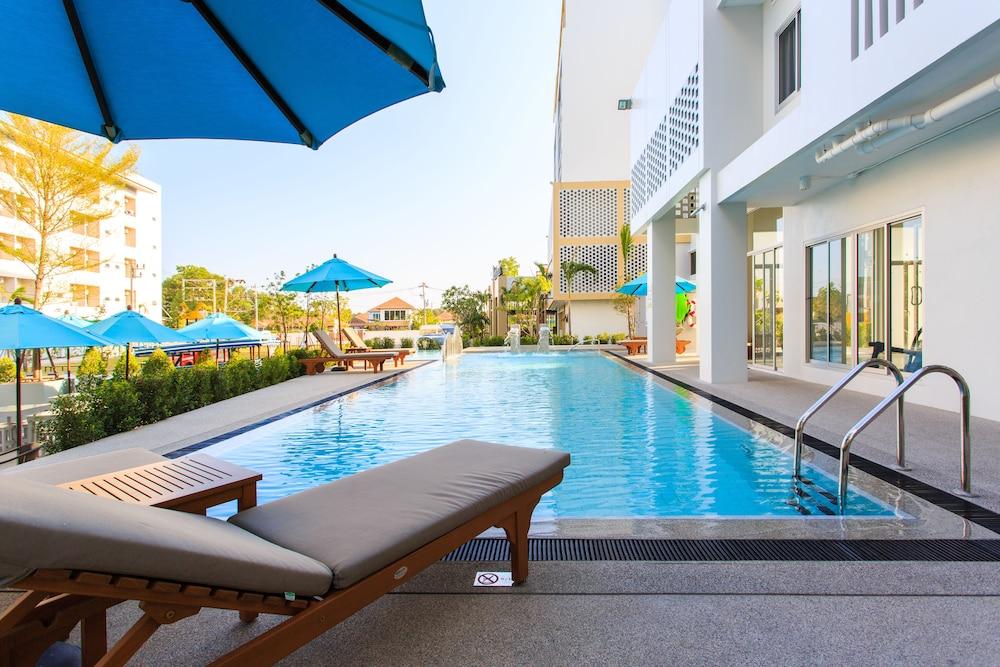 Hotel Recenta Phuket Suanluang Exterior foto
