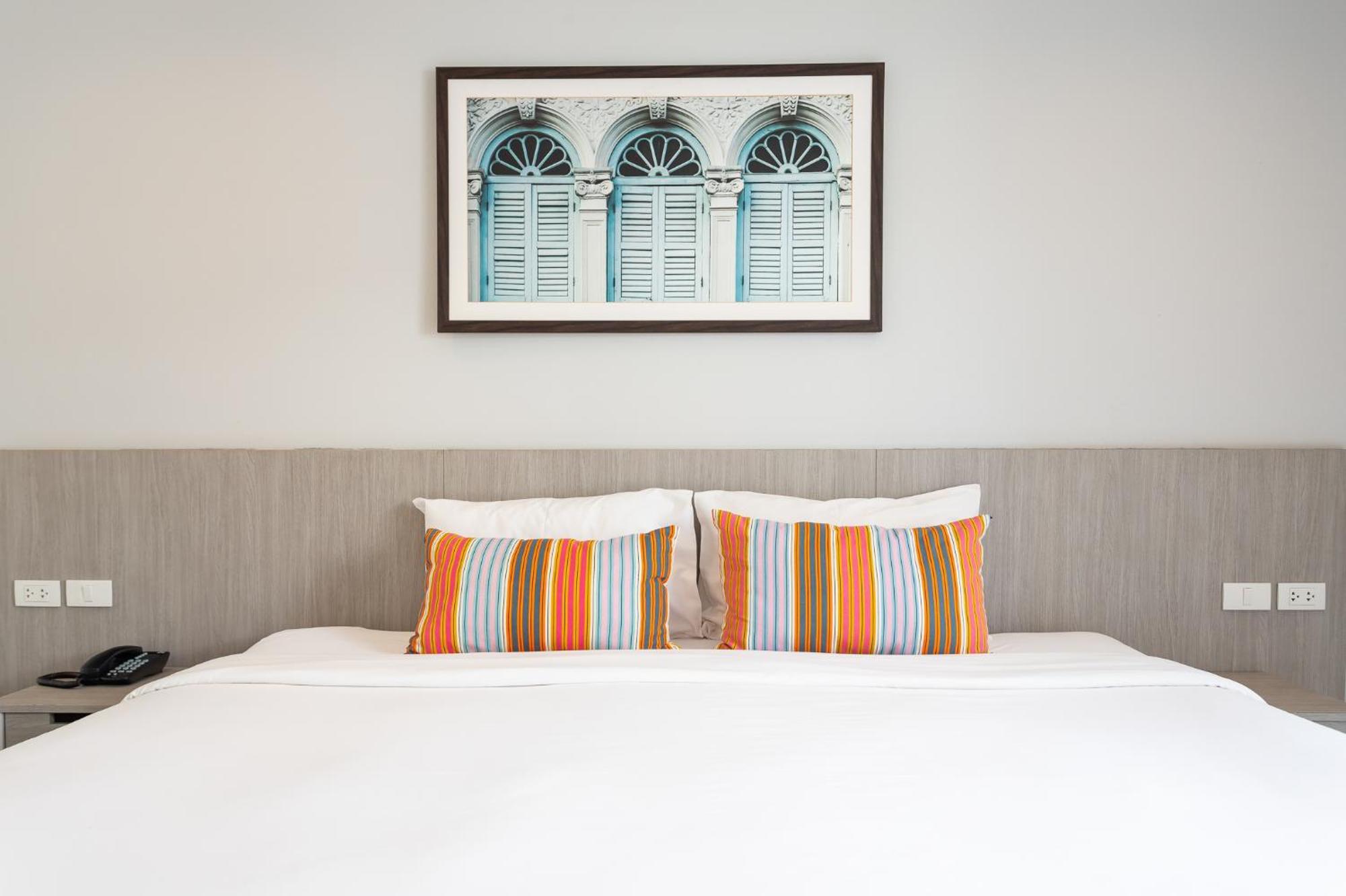 Hotel Recenta Phuket Suanluang Exterior foto
