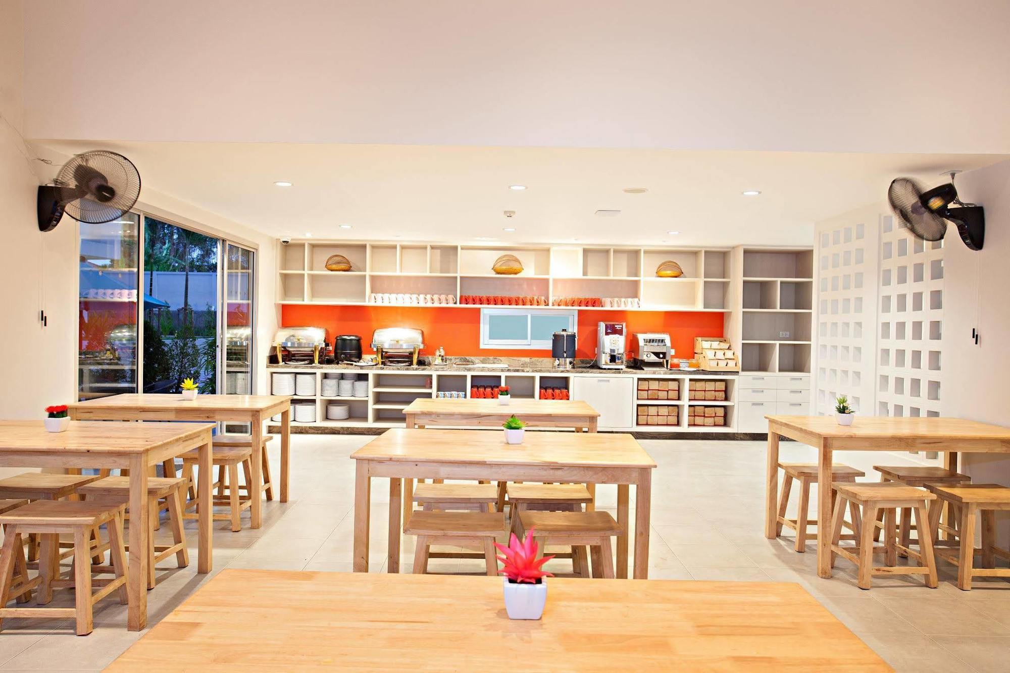Hotel Recenta Phuket Suanluang Exterior foto