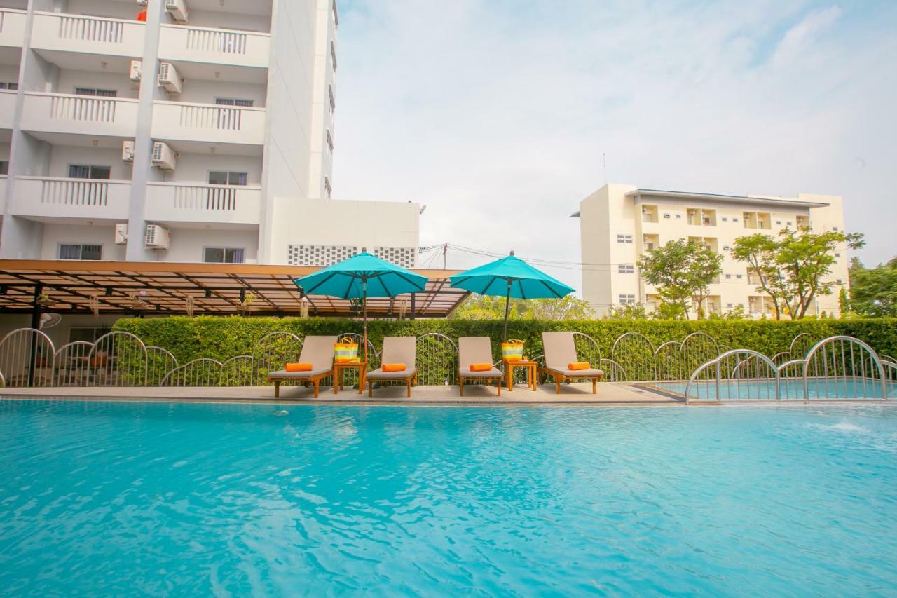 Hotel Recenta Phuket Suanluang Exterior foto