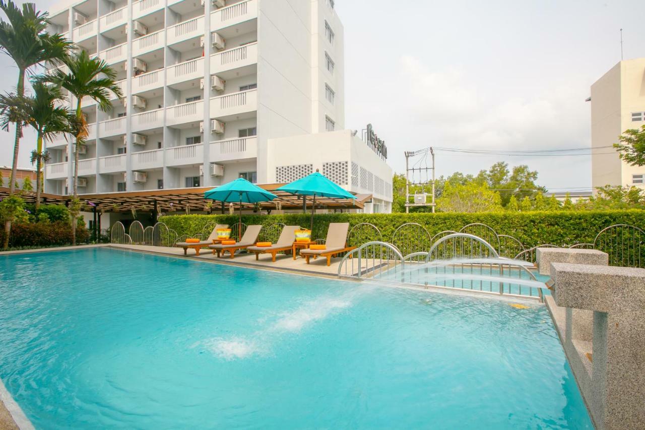 Recenta Phuket Suanluang Hotel Exterior foto